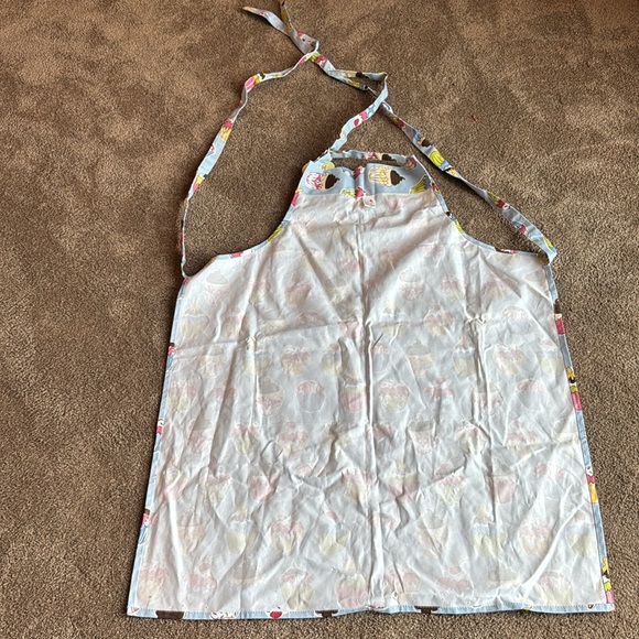 Colorful Cupcake Print Apron kitchenwares nwt - Picture 3 of 3